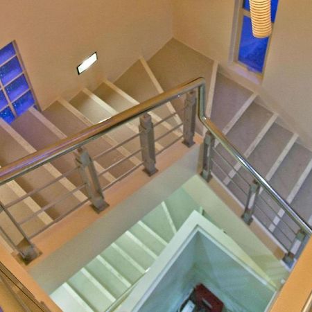 B Pod Hotel Manoc-Manoc Екстер'єр фото