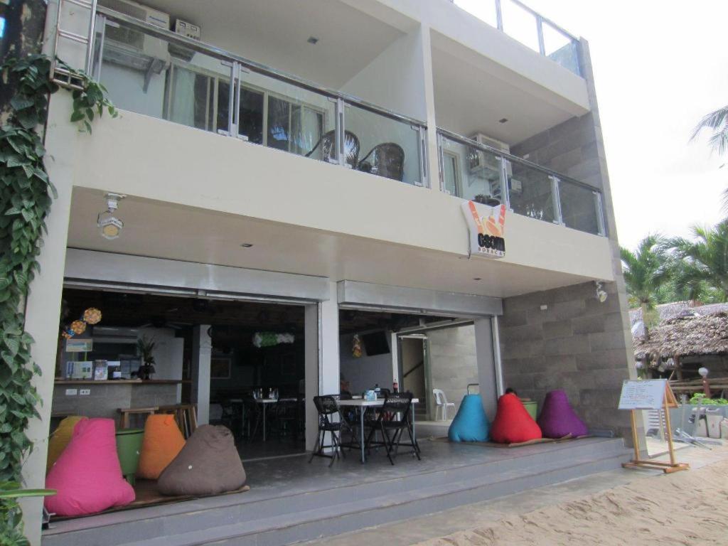 B Pod Hotel Manoc-Manoc Екстер'єр фото