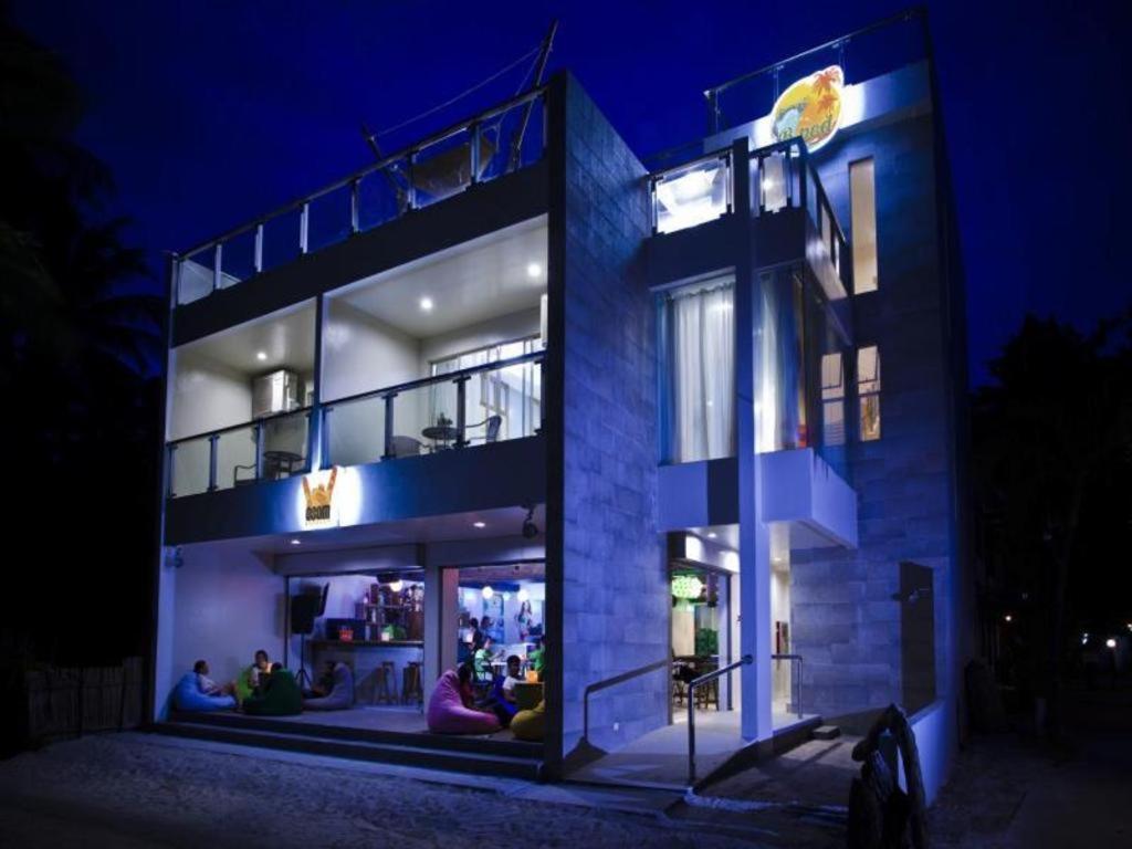 B Pod Hotel Manoc-Manoc Екстер'єр фото